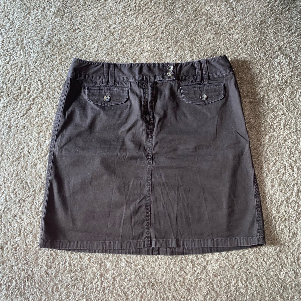 Ann Taylor Women’s skirt. Worn a few times.